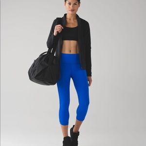 Lululemon Hit It 21” crop cerulean blue capri